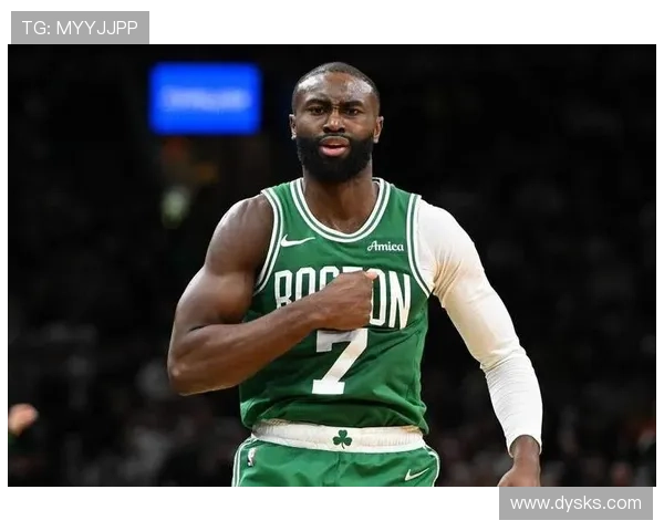 布朗当选MVP绿军战绩强势